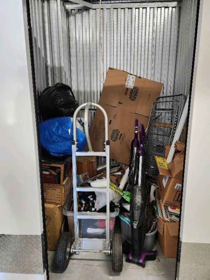 5 x 5 storage unit in Bradenton, FL