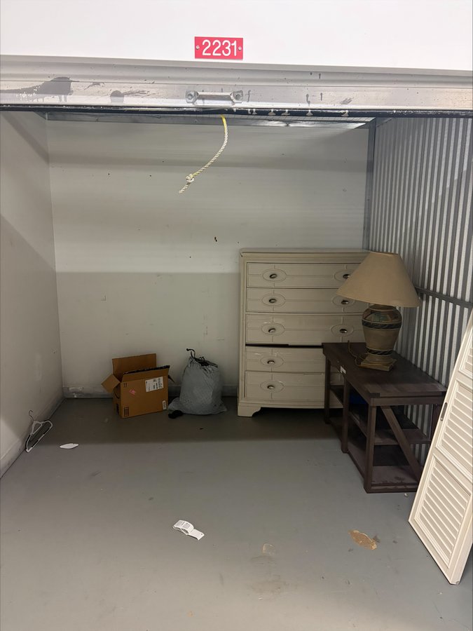 10 x 10 storage unit in Miami, FL