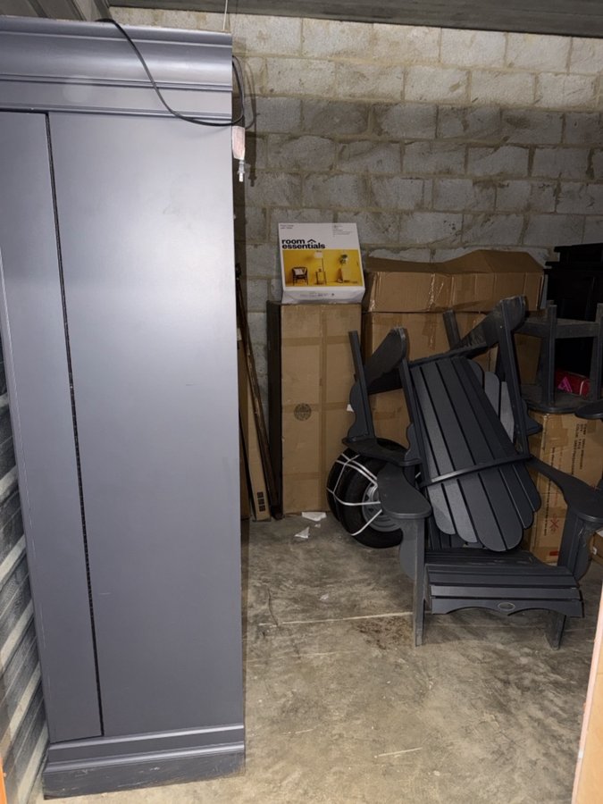 10 x 10 storage unit in Woodbridge, VA