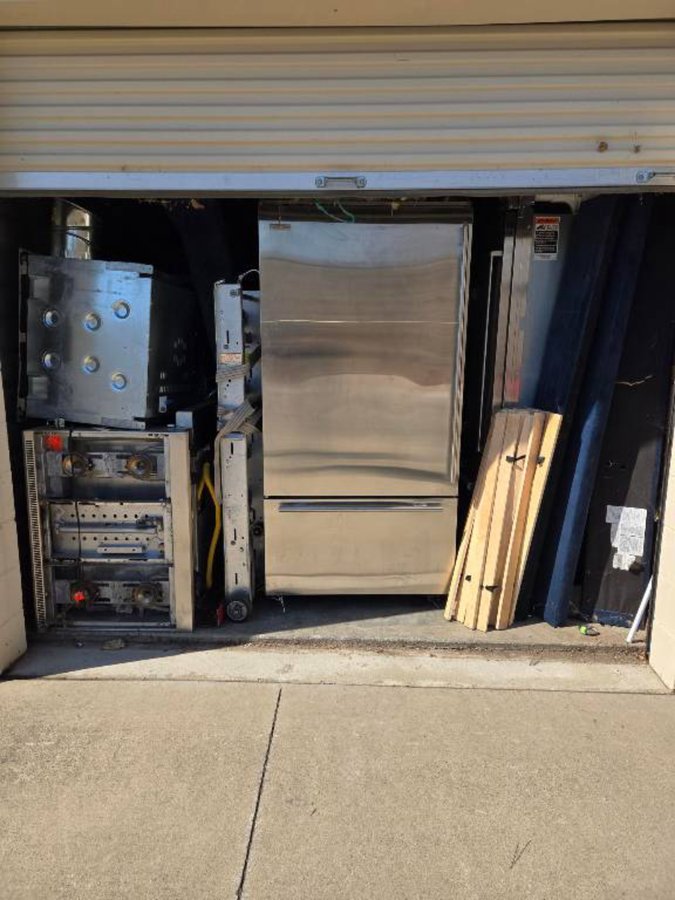 10 x 25 storage unit in Modesto, CA