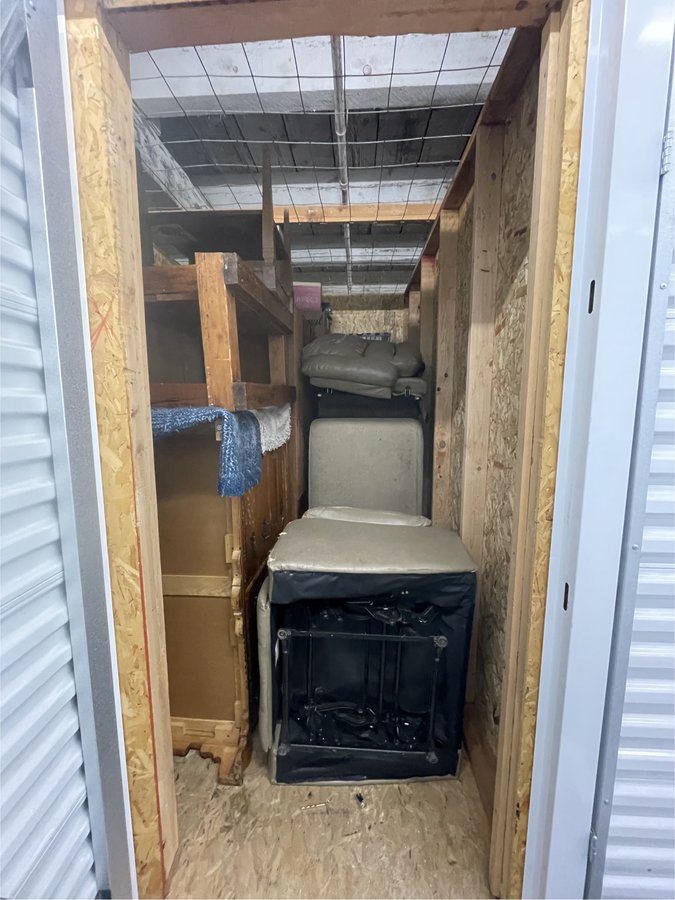 6 x 10 storage unit in Tacoma, WA