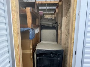 6 x 10 storage unit in Tacoma, WA