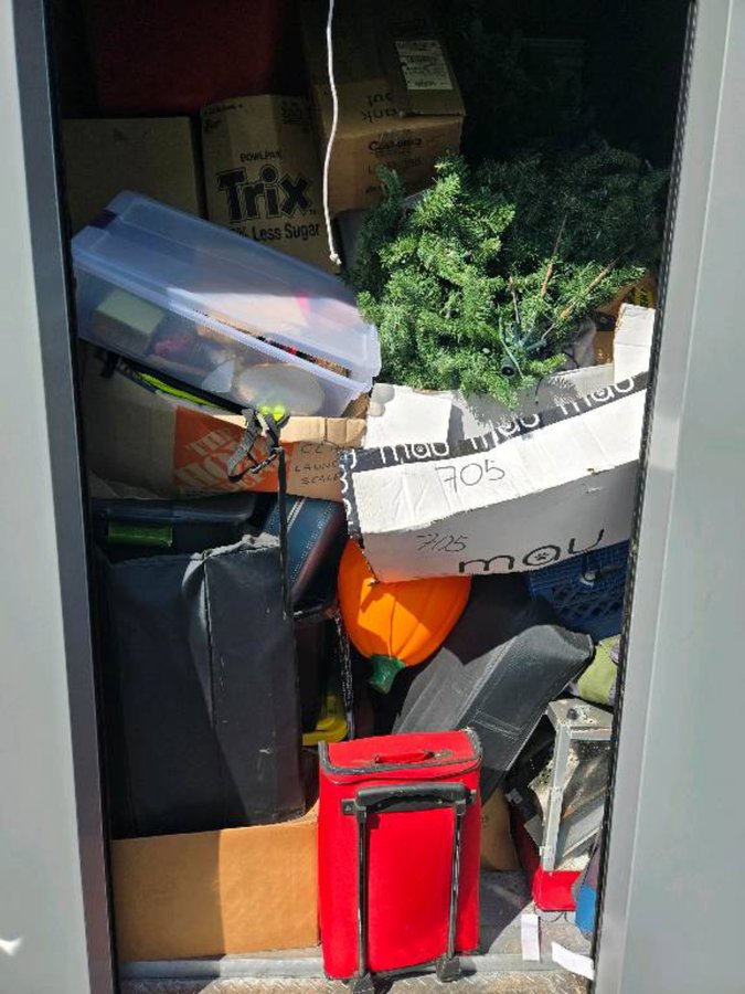 5 x 5 storage unit in Long Beach, CA
