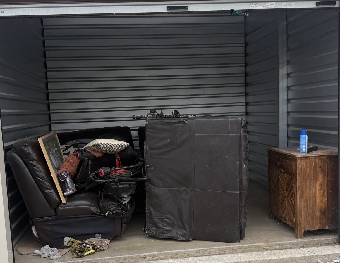 10 x 10 storage unit in Kennett, MO