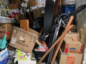 10 x 10 storage unit in Long Beach, CA