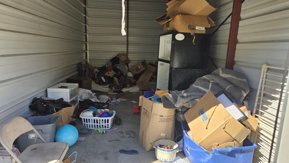 10 x 20 storage unit in Louisville, KY
