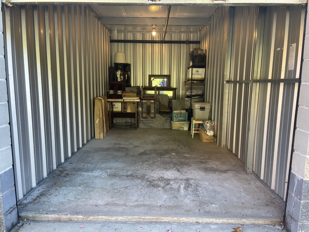 10 x 20 storage unit in Congers, NY