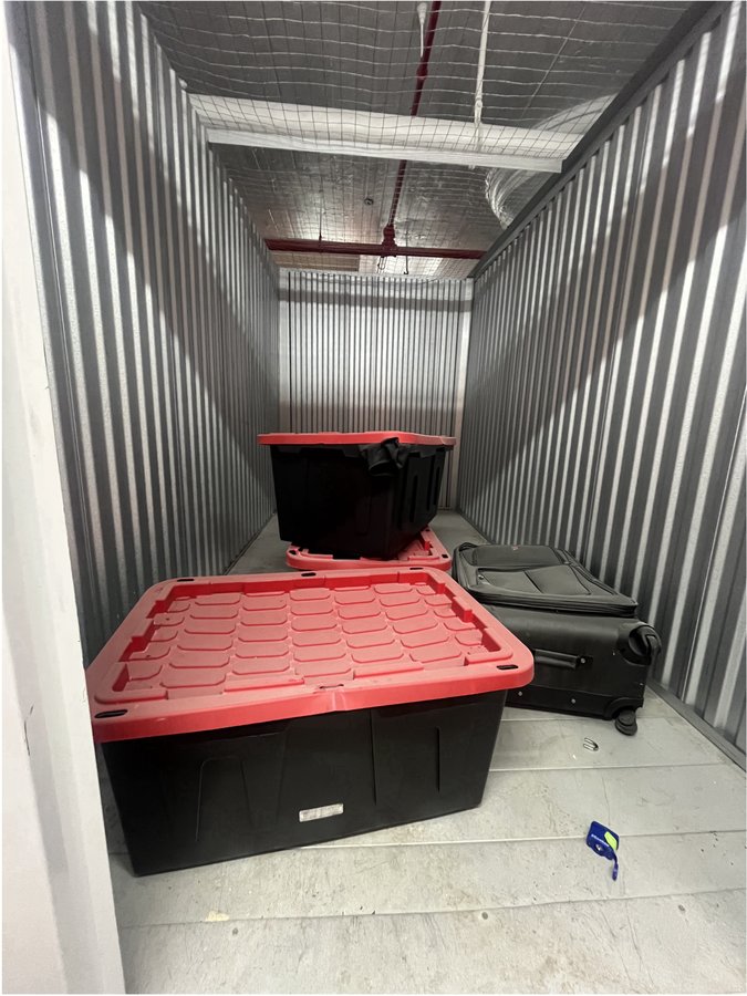 5 x 10 storage unit in Newark, NJ