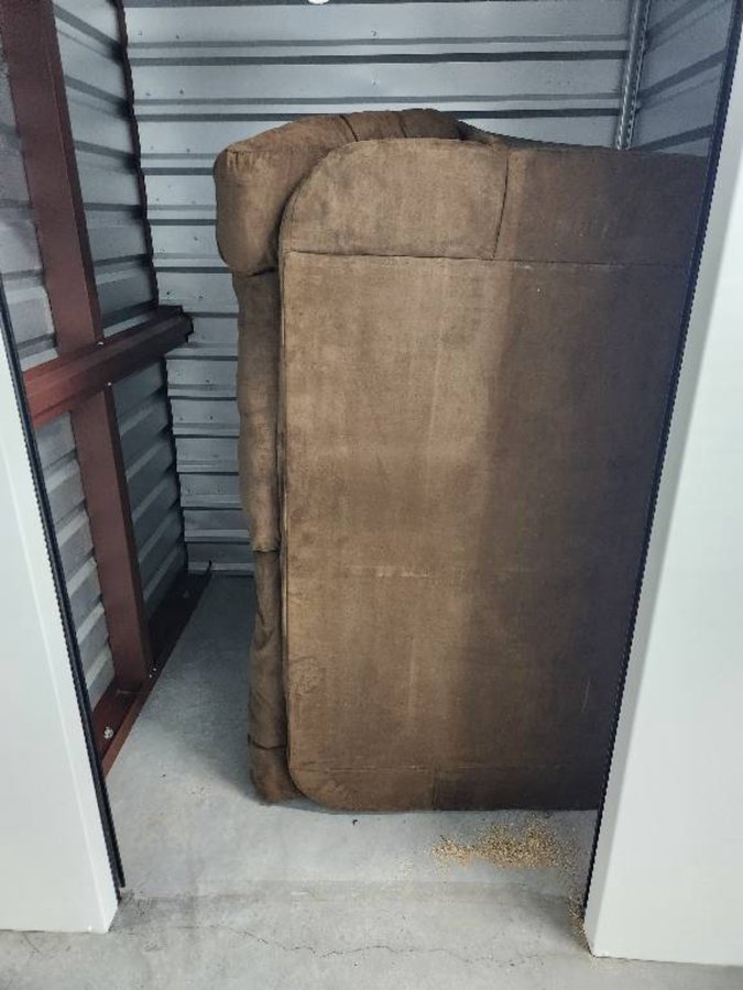 5 x 5 storage unit in Jonesboro, GA