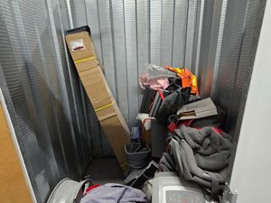 10 x 15 storage unit in Newark, NJ