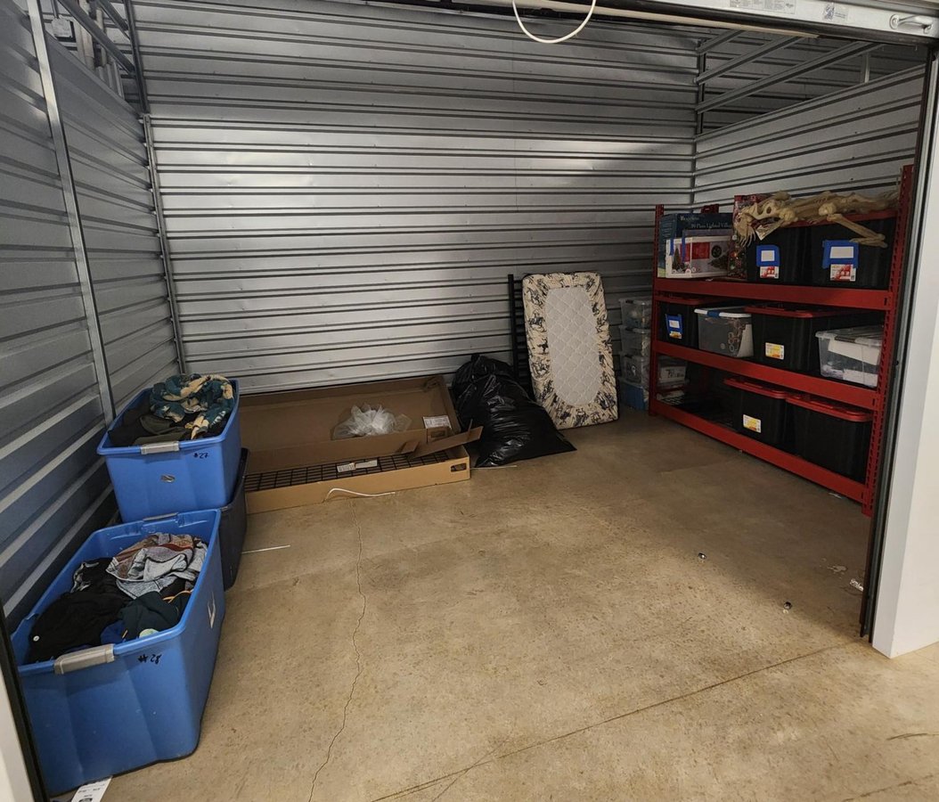 15 x 10 storage unit in Gainesville, GA