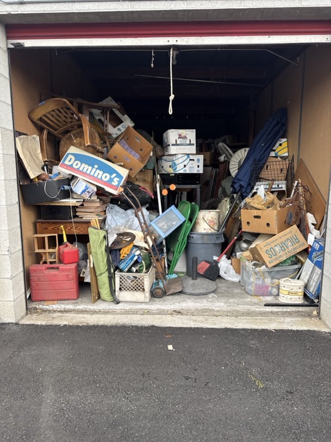10 x 25 storage unit in Highland, CA