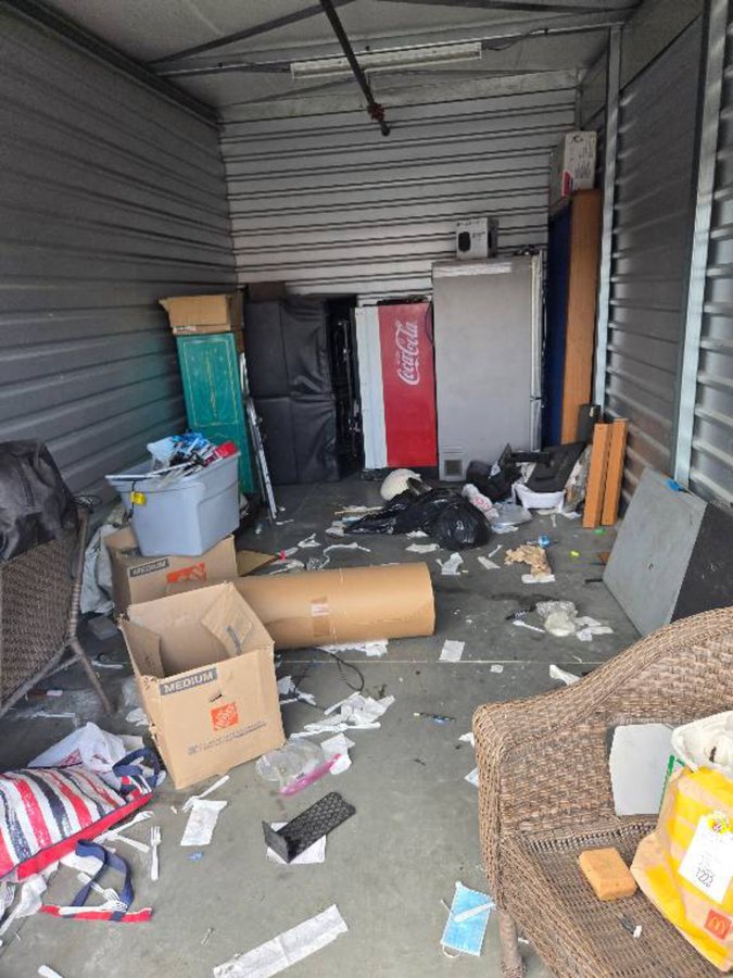 10 x 20 storage unit in Rialto, CA