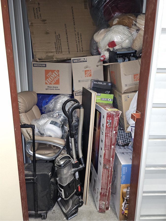 5 x 5 storage unit in Santa Clarita, CA