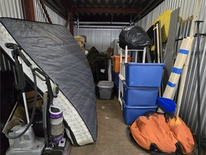 10 x 20 storage unit in Baltimore, MD