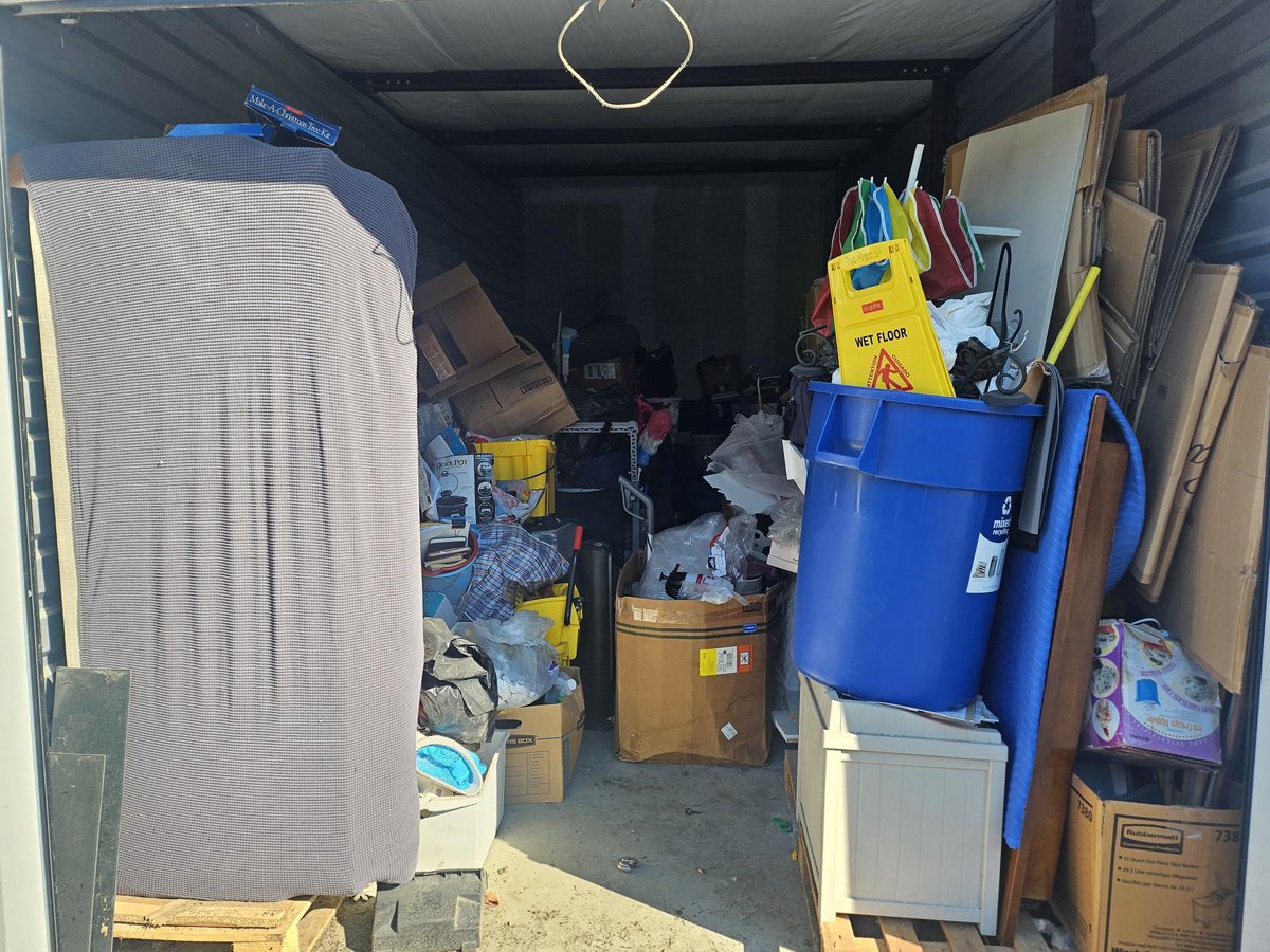 10 x 25 storage unit in Shaker Heights, OH