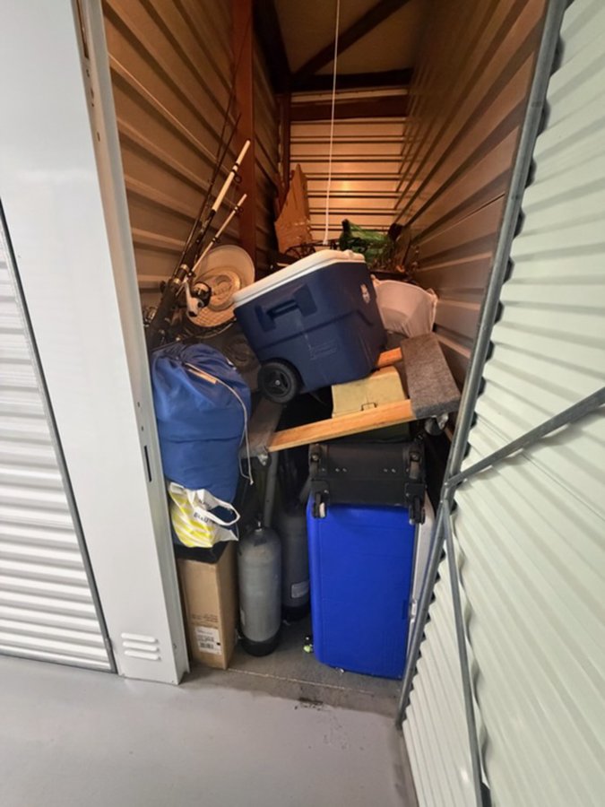 4 x 10 storage unit in Henrico, VA