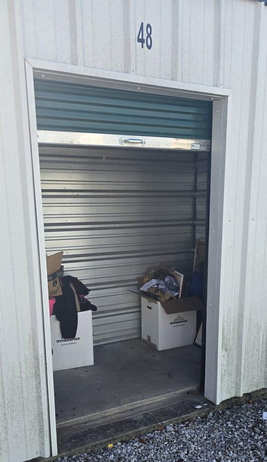 10 x 5 storage unit in Cave City, KY