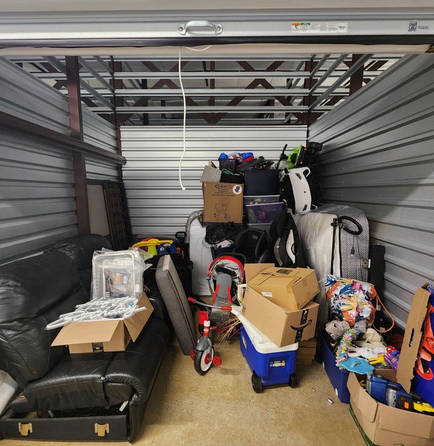 10 x 10 storage unit in Gainesville, GA