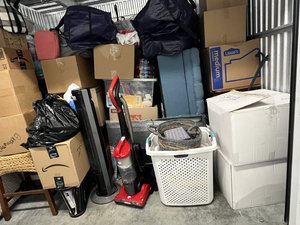 10 x 10 storage unit in Los Angeles, CA