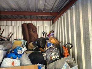 10 x 15 storage unit in Jessup, MD