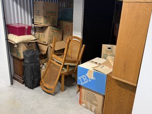 10 x 15 storage unit in Hamden, CT