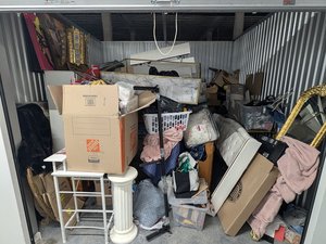 10 x 10 storage unit in Orlando, FL