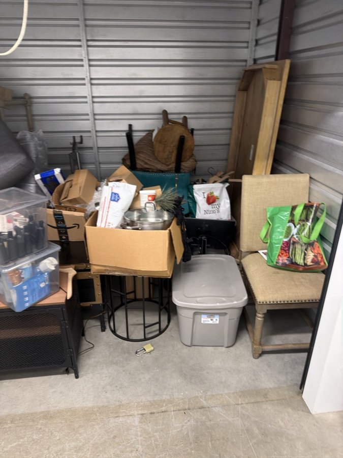 7 x 10 storage unit in Clinton Township, MI