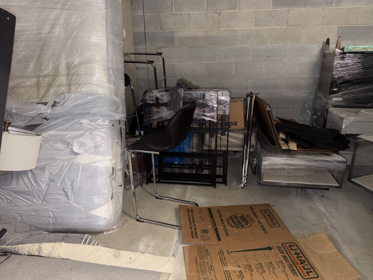 20 x 10 storage unit in Woodbridge, VA