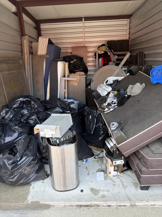 10 x 15 storage unit in Clinton Township, MI