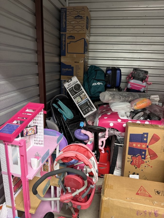 10 x 10 storage unit in Clinton Township, MI