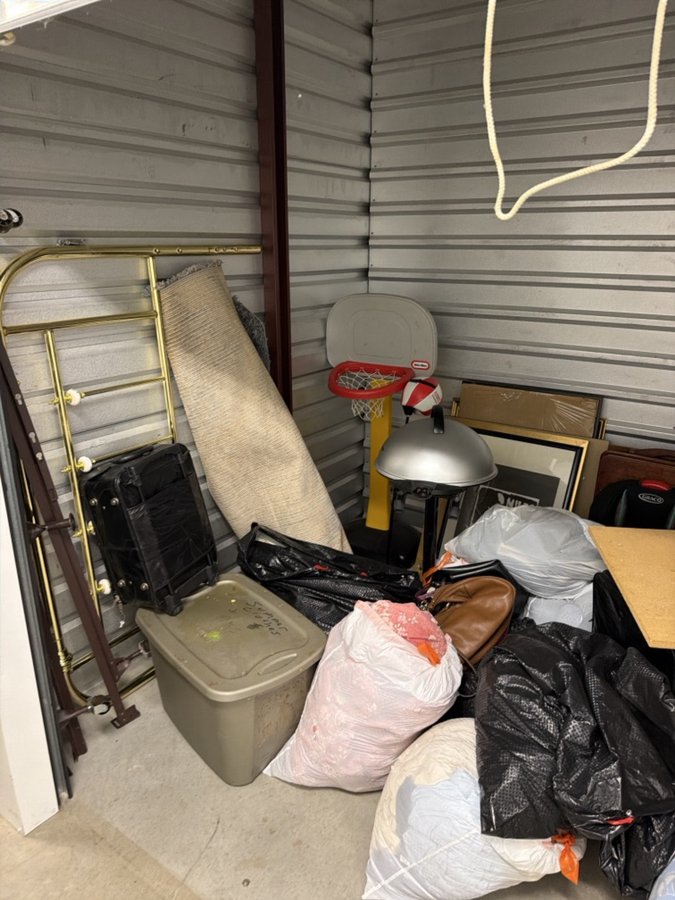 7 x 10 storage unit in Clinton Township, MI