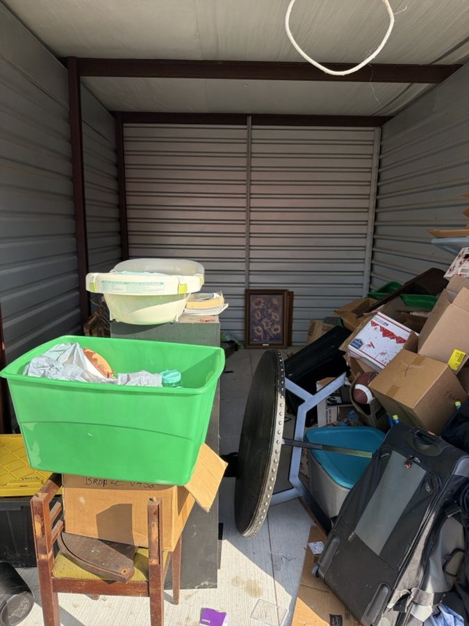 10 x 15 storage unit in Clinton Township, MI