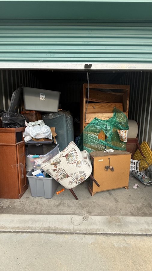 10 x 15 storage unit in Riverside, CA