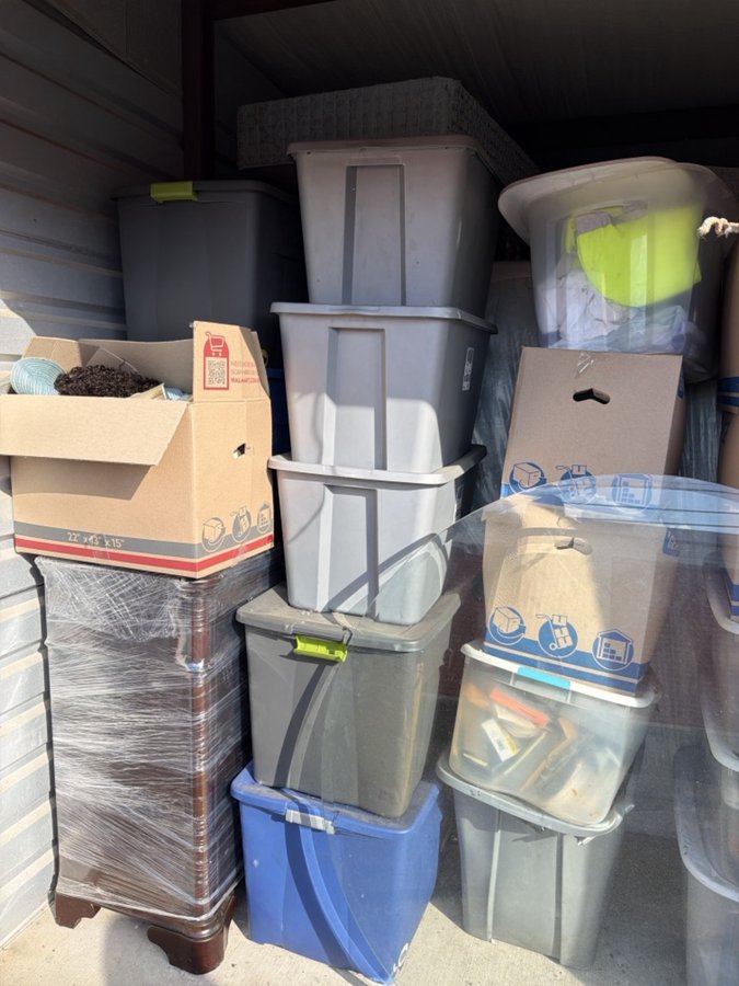 10 x 15 storage unit in Clinton Township, MI