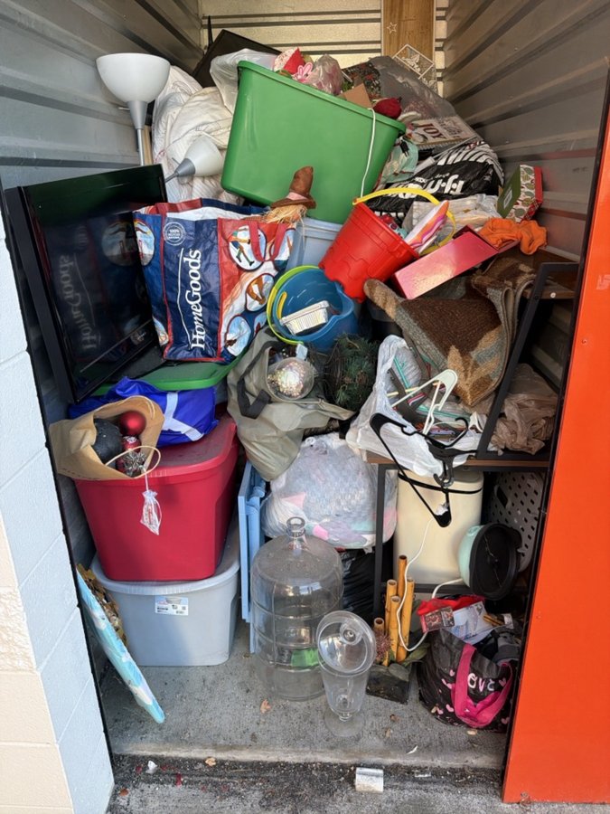 5 x 10 storage unit in Clinton Township, MI
