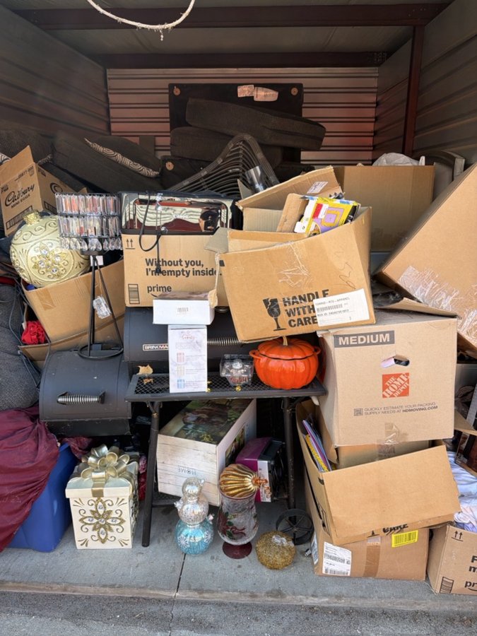 10 x 15 storage unit in Clinton Township, MI