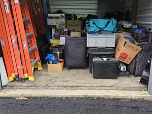 10 x 10 storage unit in Indianapolis, IN