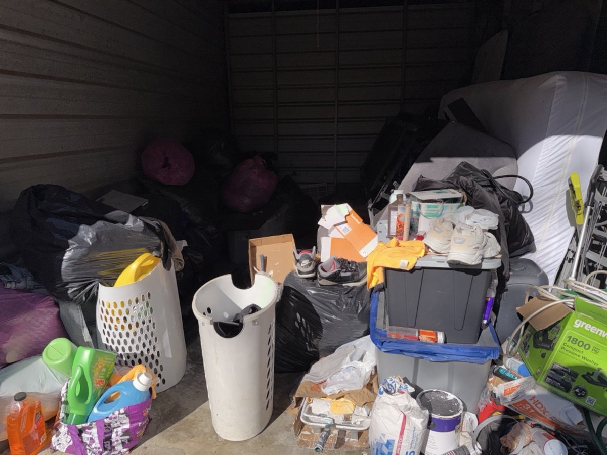 10 x 15 storage unit in Woodbridge, VA