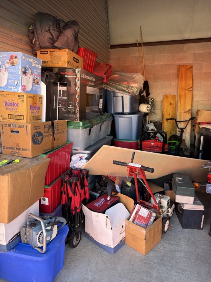 10 x 15 storage unit in Mt Clemens, MI