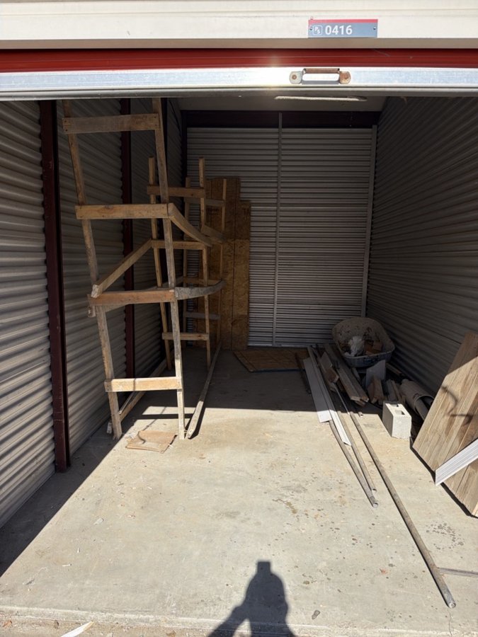 10 x 20 storage unit in Mt Clemens, MI