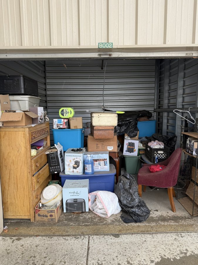 10 x 10 storage unit in Valley Center, CA