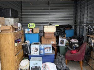 10 x 10 storage unit in Valley Center, CA