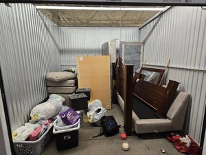 10 x 10 storage unit in Louisville, KY
