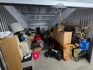 10 x 20 storage unit in Louisville, KY