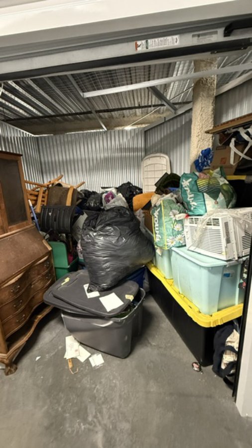 10 x 10 storage unit in Staten Island, NY