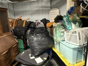 10 x 10 storage unit in Staten Island, NY