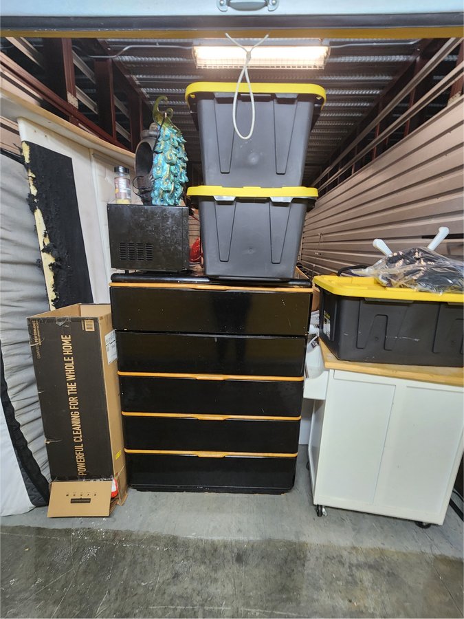 10 x 25 storage unit in Bedford, OH