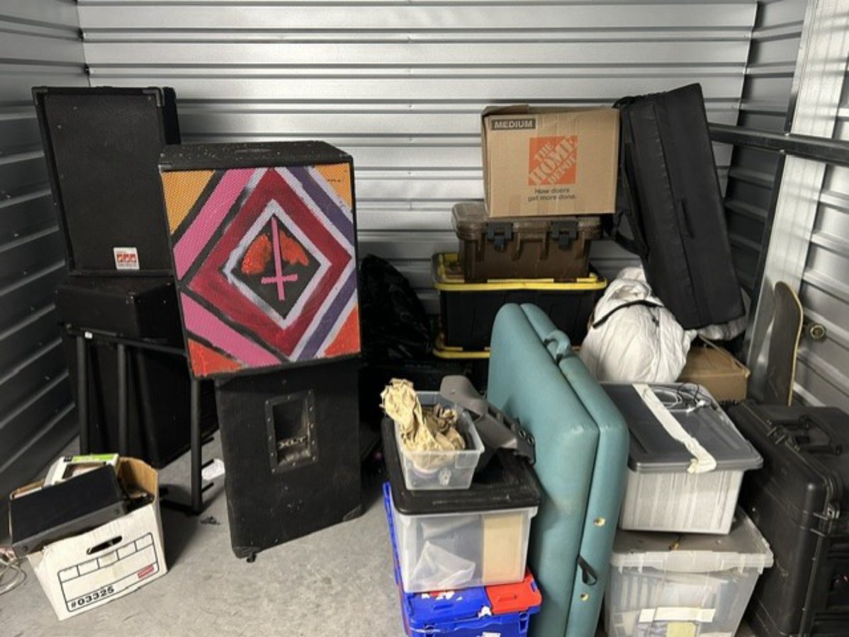 7 x 10 storage unit in Daly City, CA