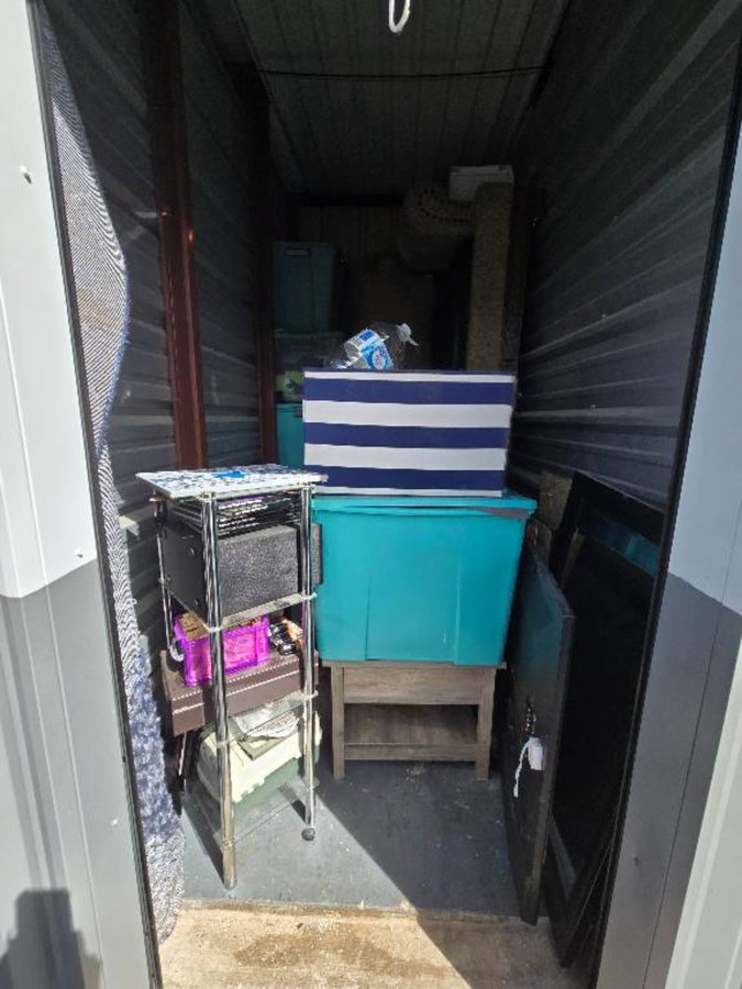 5 x 10 storage unit in Spring Hill, FL